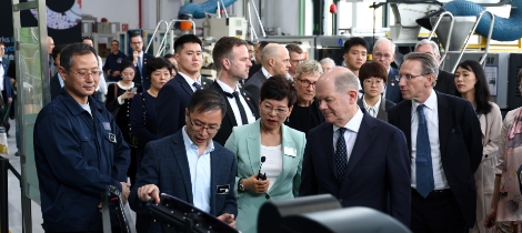 德国总理在沪访问科思创亚太创新中心